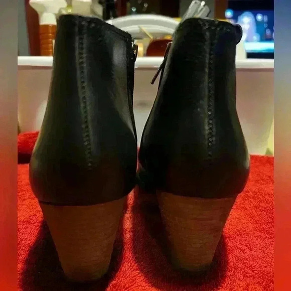 MADEWELL Billie Leather Stacked Heel
Zip Ankle Boots in Black Womens Sz 7.5 - Picture 4 of 7